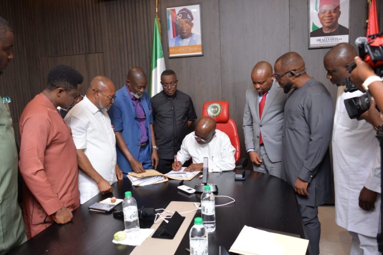 5034bd20-4fc2-46f1-a1fe-42f3215c5d00